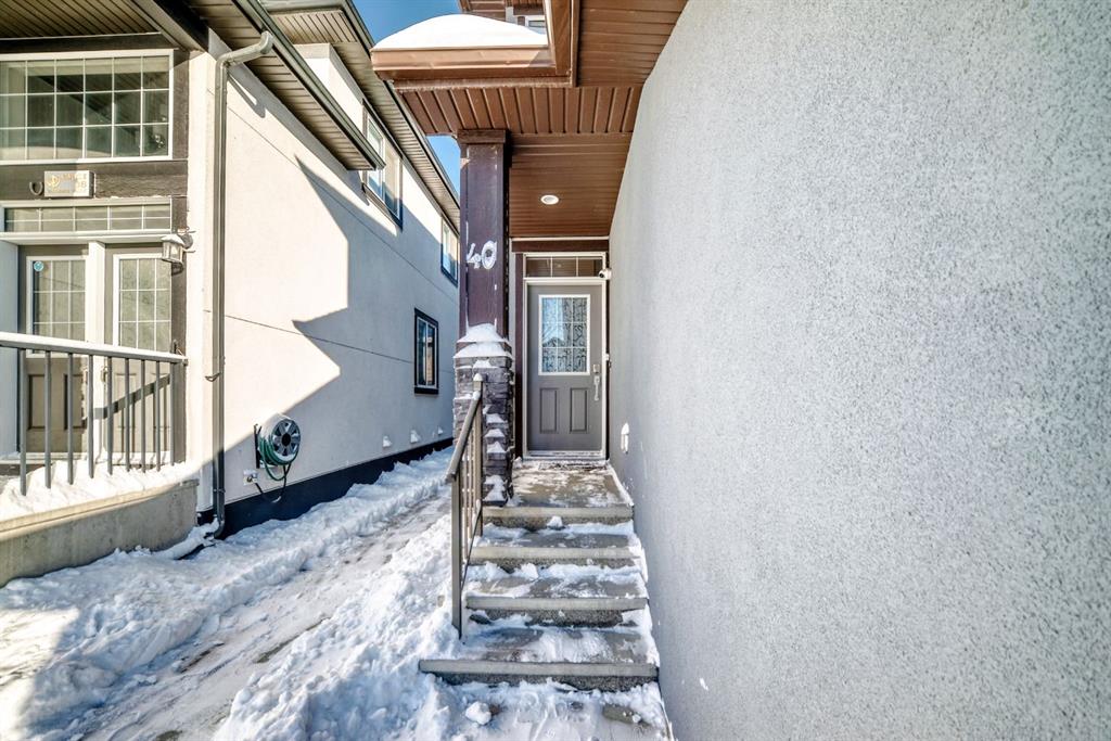 40 Saddlelake Gardens NE photo 2