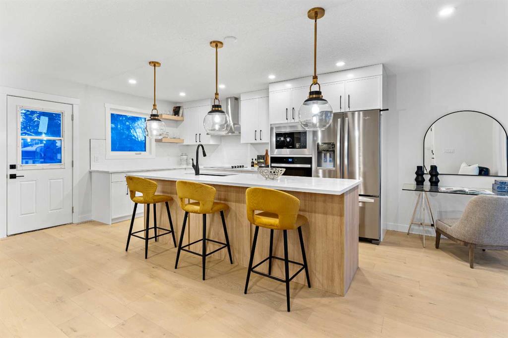 1731 111 Avenue SW photo 3
