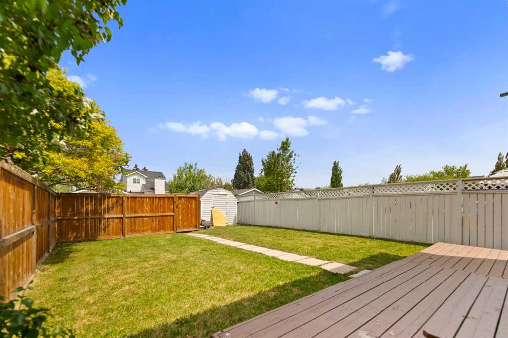 42 River Rock Road SE photo 5