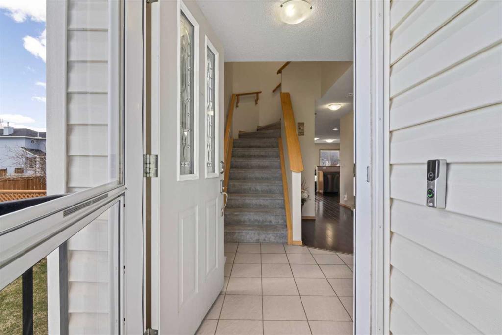 10 Taralea Bay NE photo 4