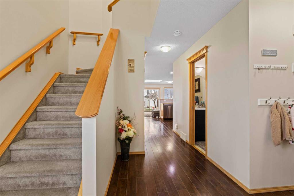 10 Taralea Bay NE photo 5