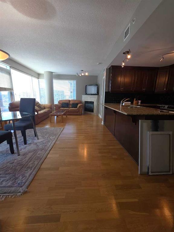 910 5 Avenue SW #2208 photo 3