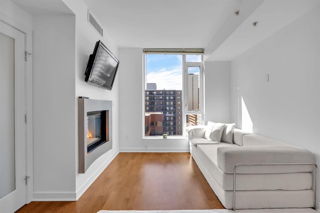 888 4 Avenue SW #1708 photo 2