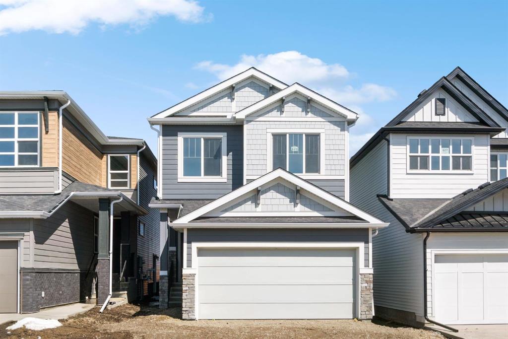 623 Buffaloberry Manor SE