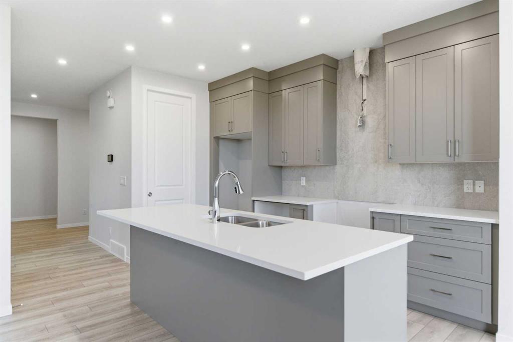 623 Buffaloberry Manor SE photo 5