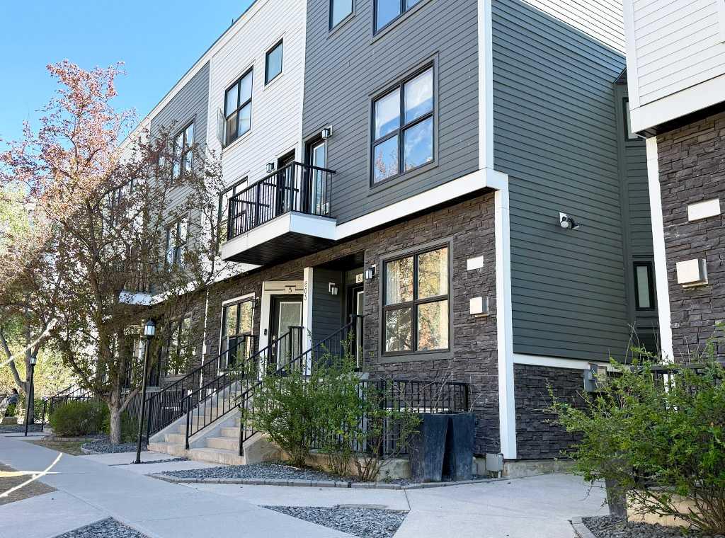 603 15 Avenue SW #7 photo 3