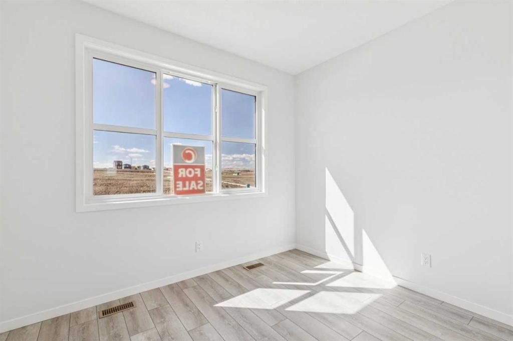 70 Lucas Heath NW photo 4