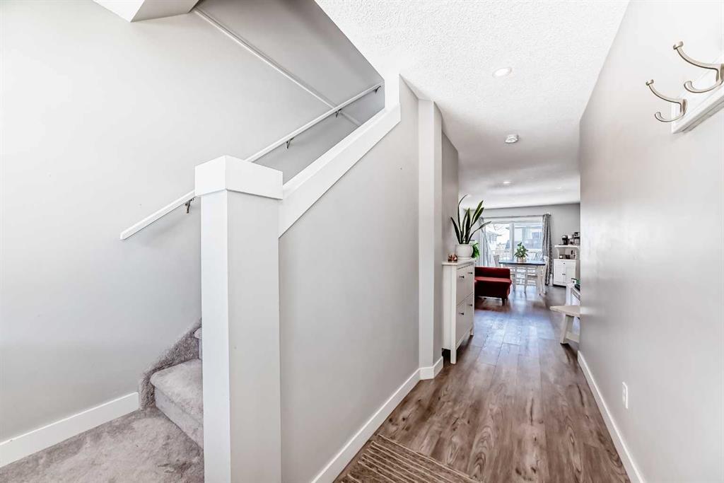 126 Citadel Point NW photo 4