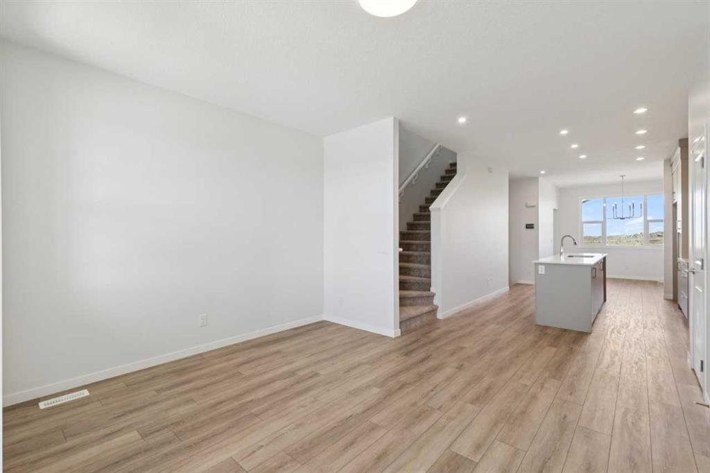 74 Lucas Heath NW photo 4