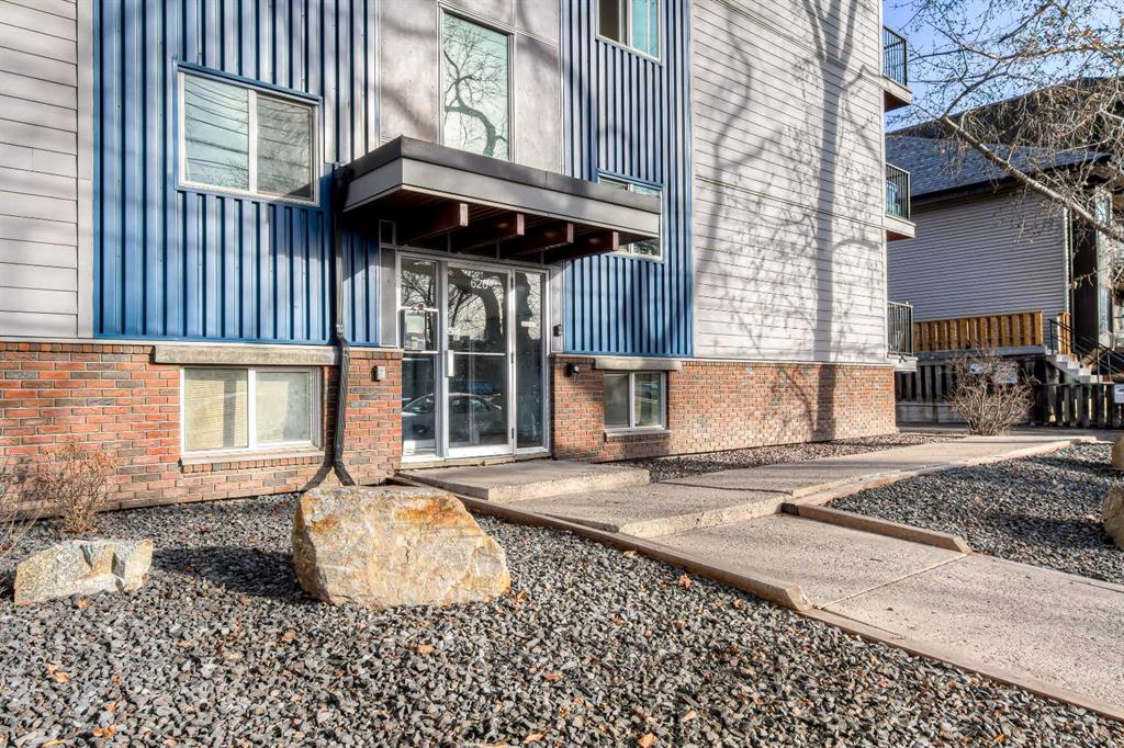 626 2 Avenue NE #102 photo 2