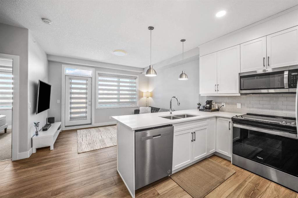 8355 19 Avenue SW #403 photo 3