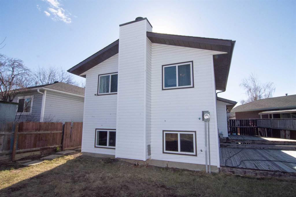 27 Taraglen Court NE photo 4