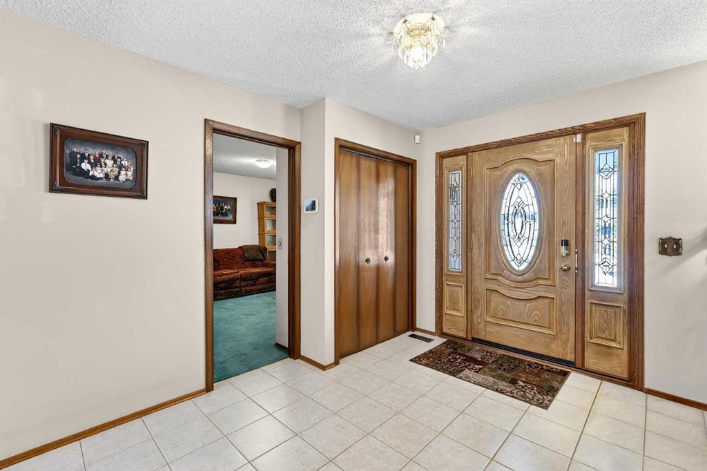 168 Templewood Drive NE photo 2