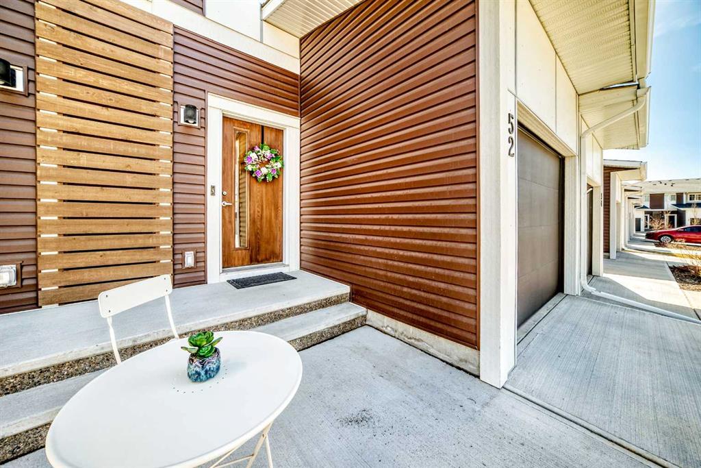 52 Walden Lane SE