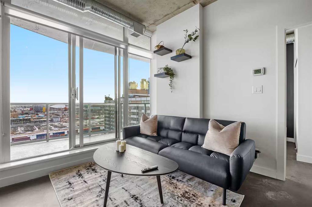 624 8 Avenue SE #1307 photo 2