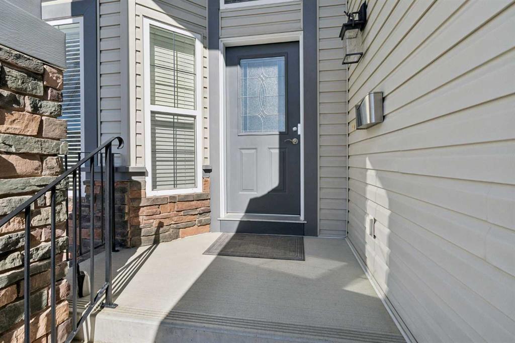202 Tusslewood Terrace NW photo 3