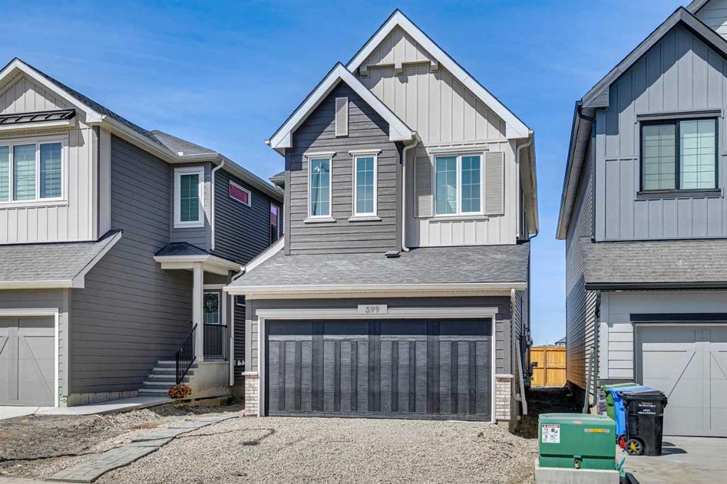 599 Buffaloberry Manor SE