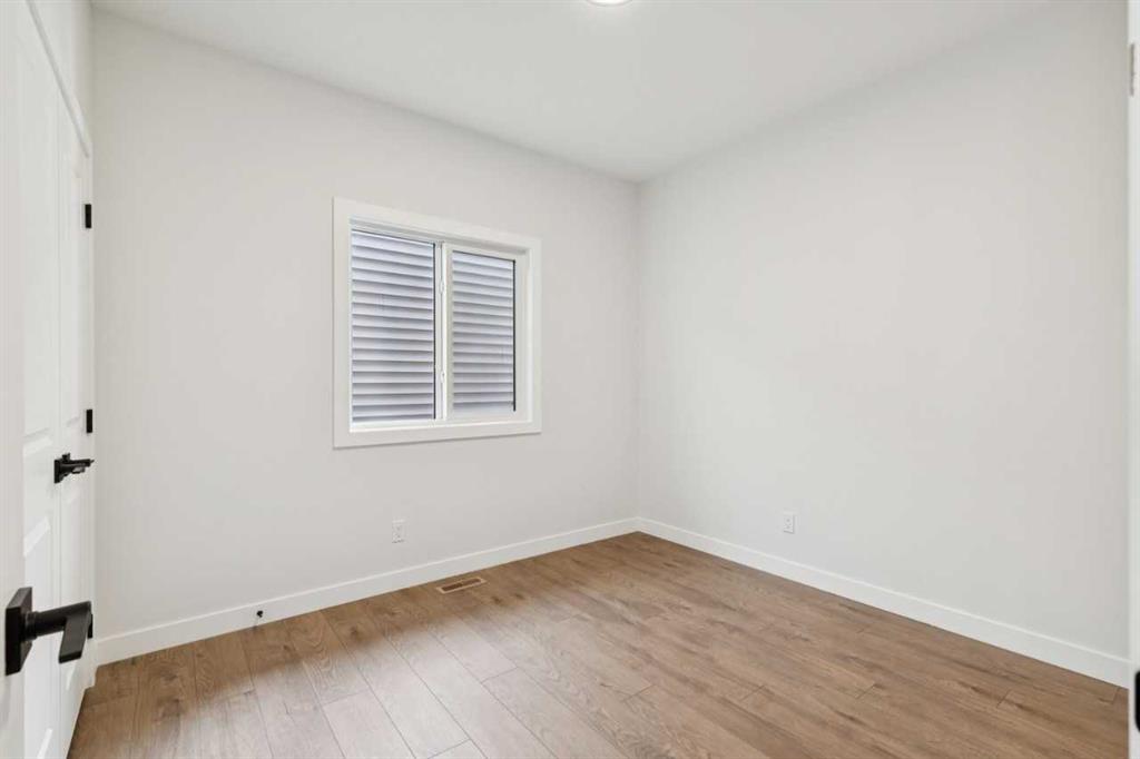 599 Buffaloberry Manor SE photo 5