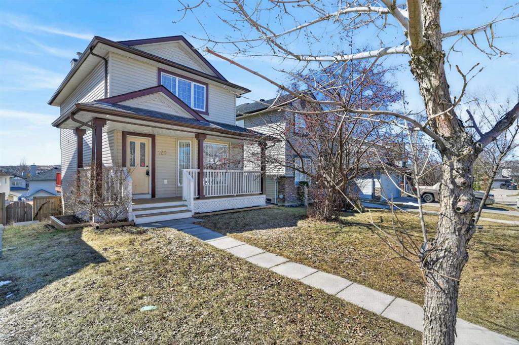 126 Evansmeade Crescent NW photo 3
