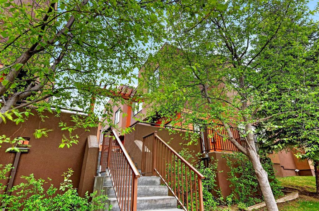 1717 27 Avenue SW #10 photo 3