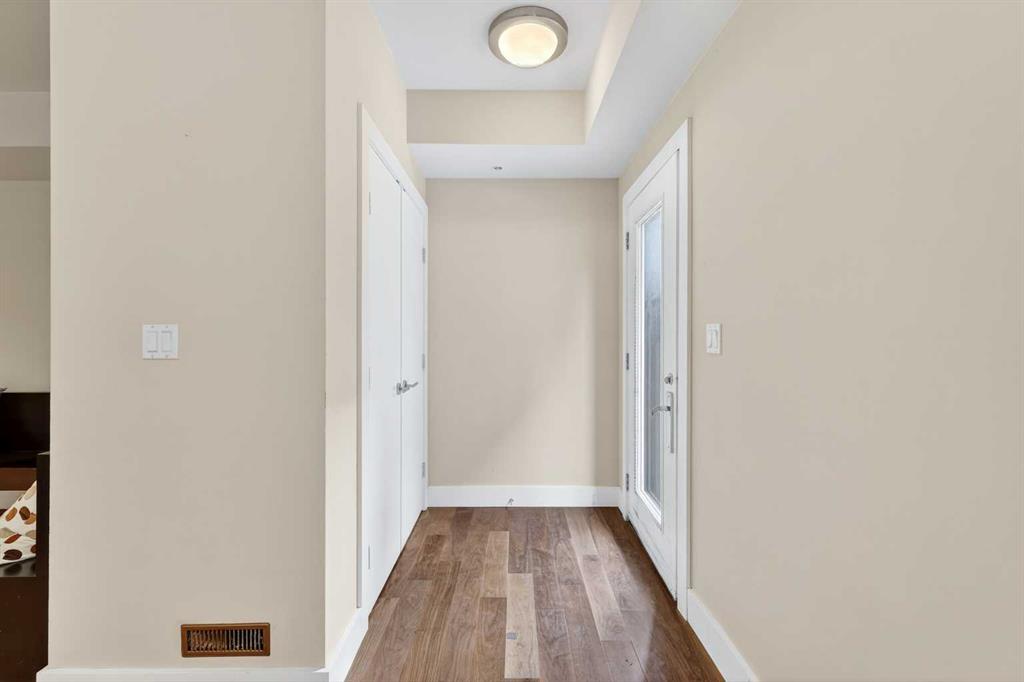 1717 27 Avenue SW #10 photo 5