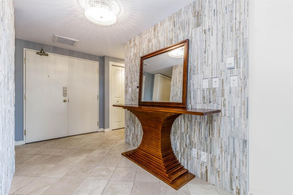 837 2 Avenue SW #404 photo 5