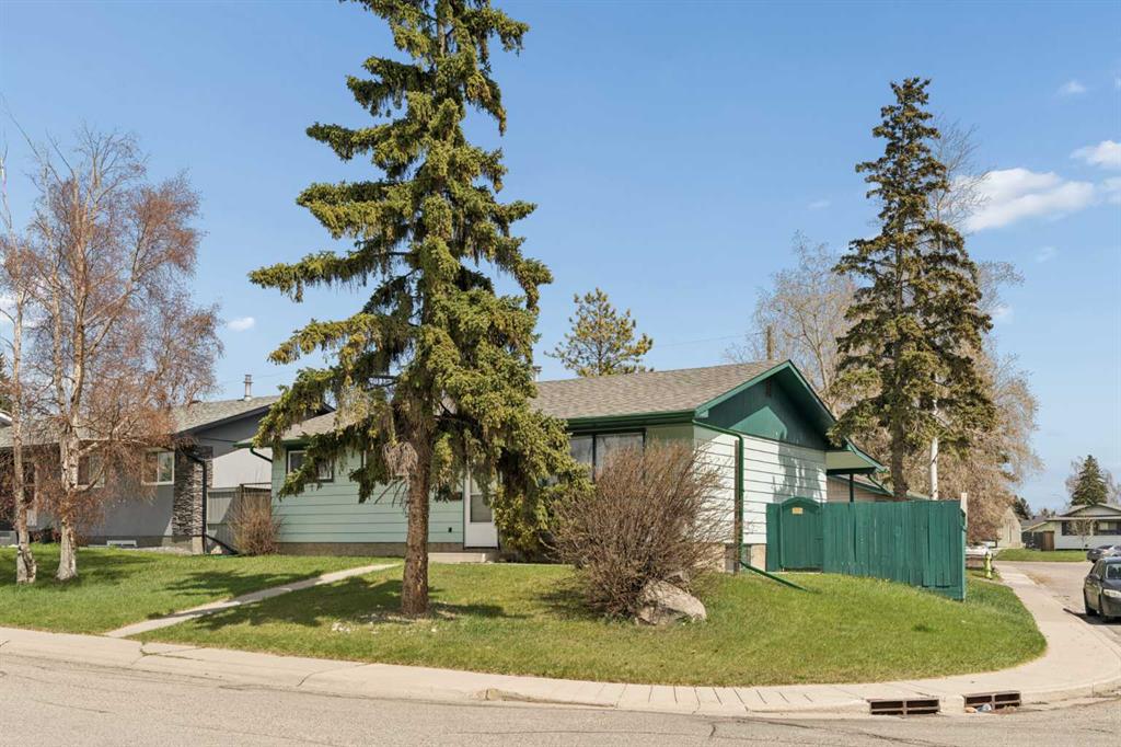 404 Manora Way NE photo 4