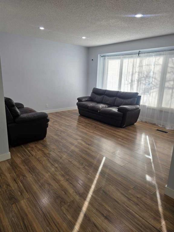 192 Templevale Road NE photo 5