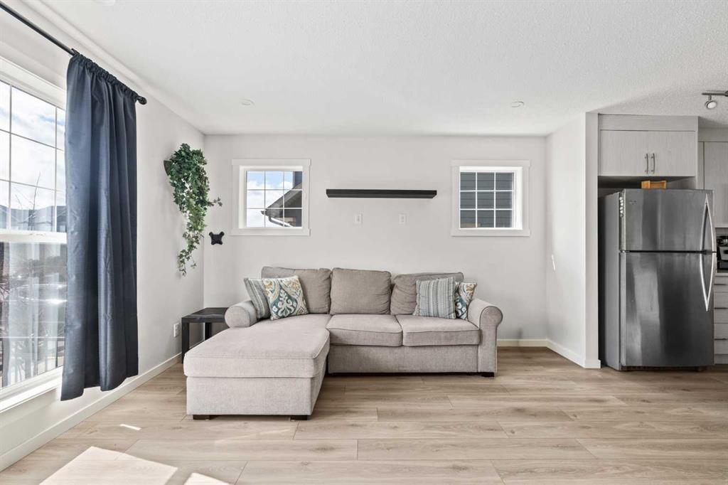 463 Cranbrook Square SE photo 5