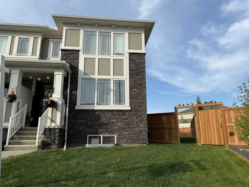 295 Carrington Circle NW photo 2