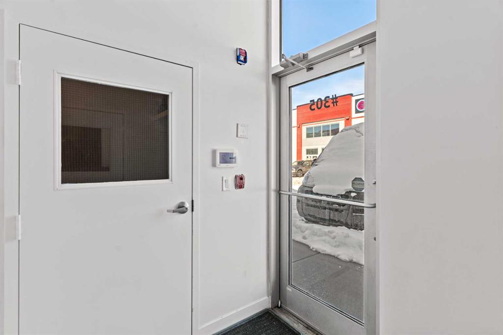10960 42 Street NE #305 photo 4