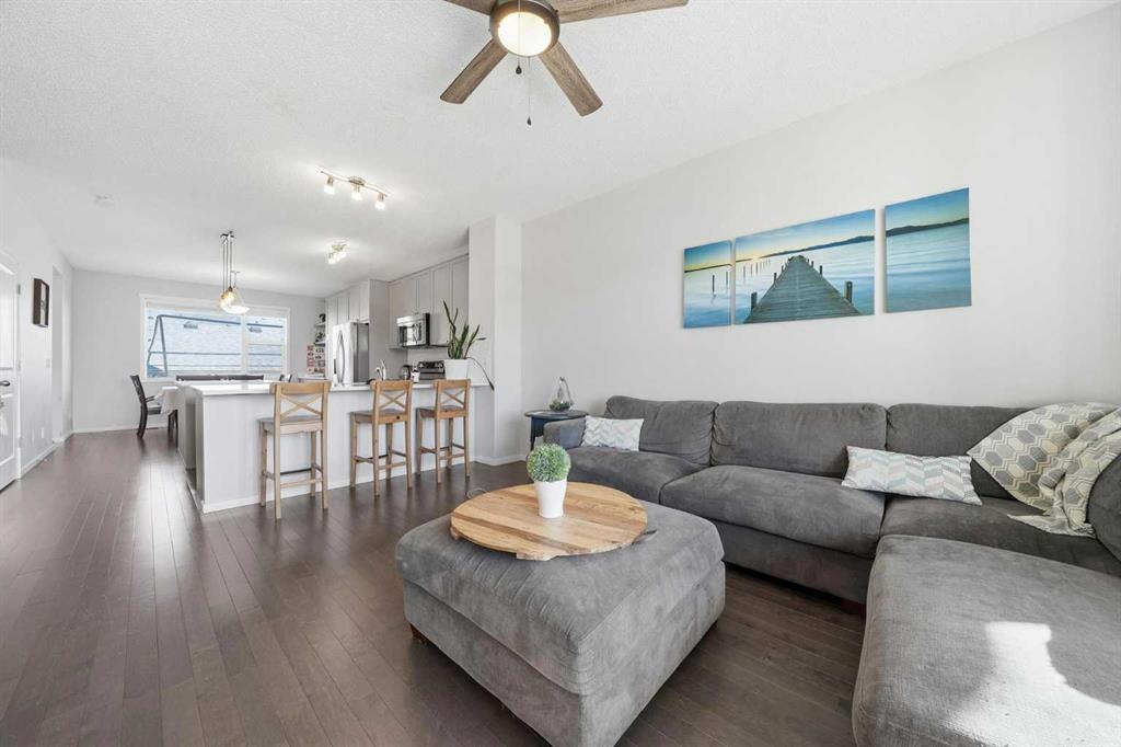 183 Savanna Parade NE photo 2