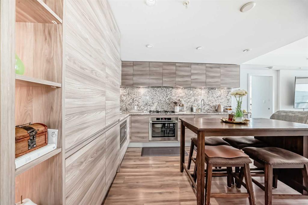 310 12 Avenue SW #2205 photo 2