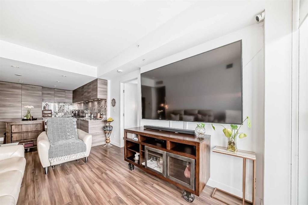 310 12 Avenue SW #2205 photo 5