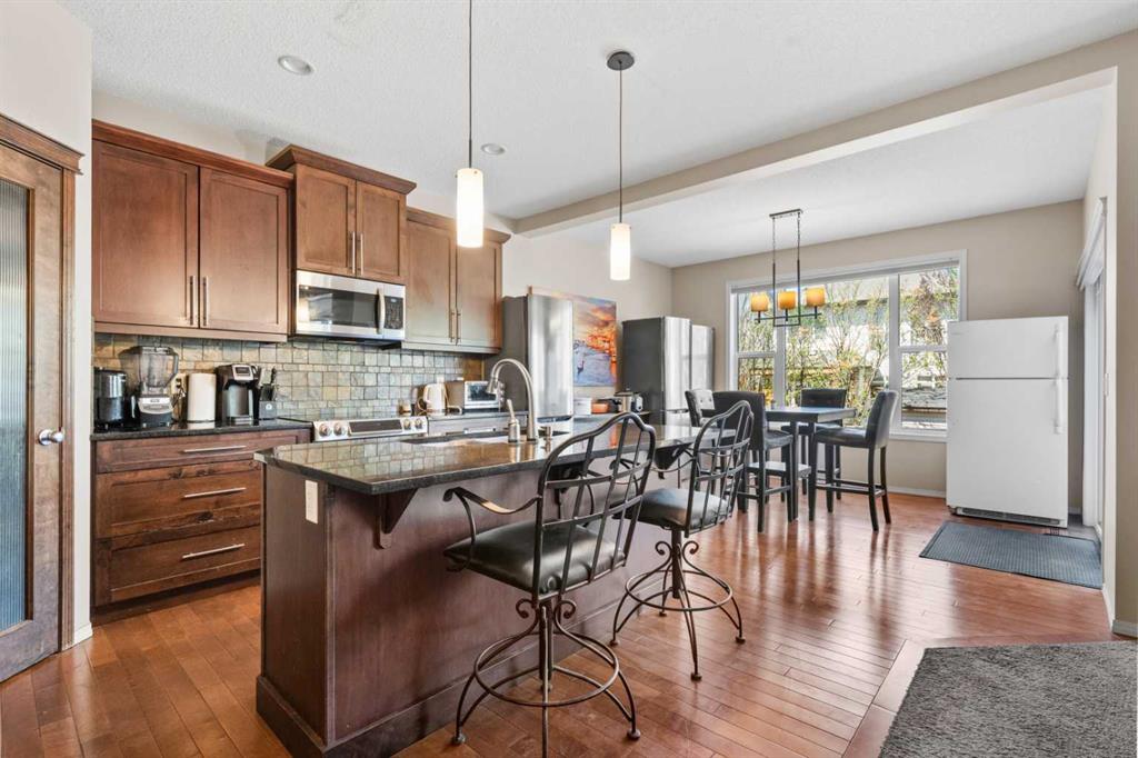 16 Cranarch Grove SE photo 3