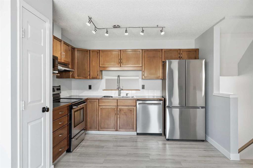 337 Copperfield Boulevard SE photo 3