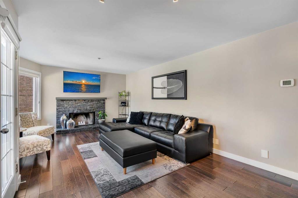 916 19 Avenue SW #202 photo 4