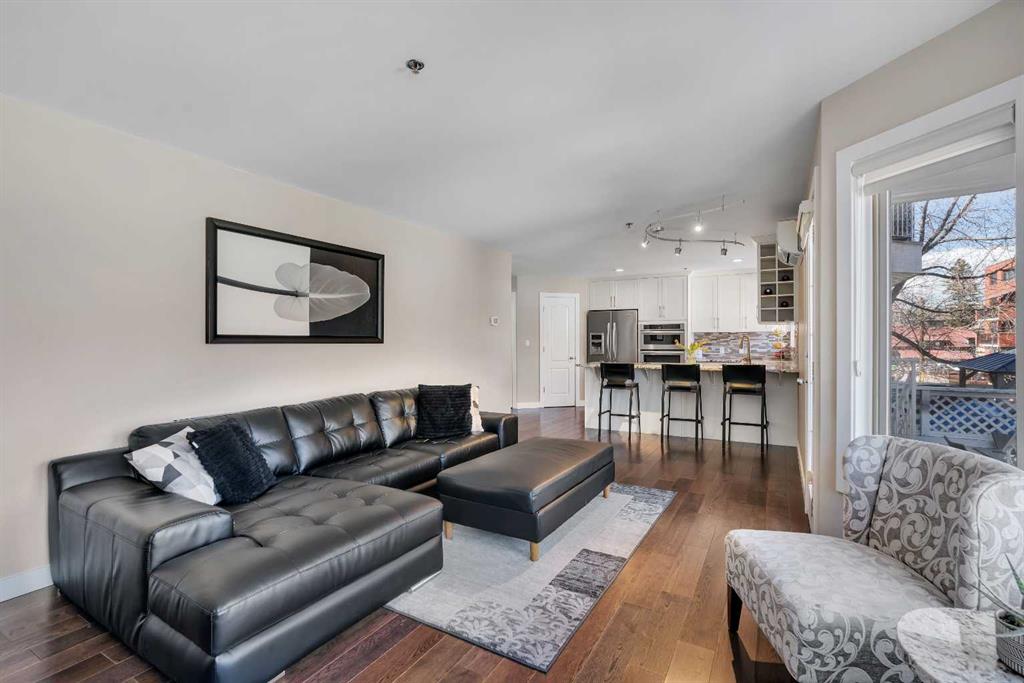 916 19 Avenue SW #202 photo 5