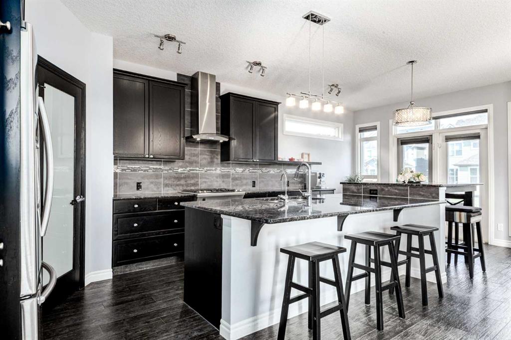 14 Marquis Heights SE photo 2