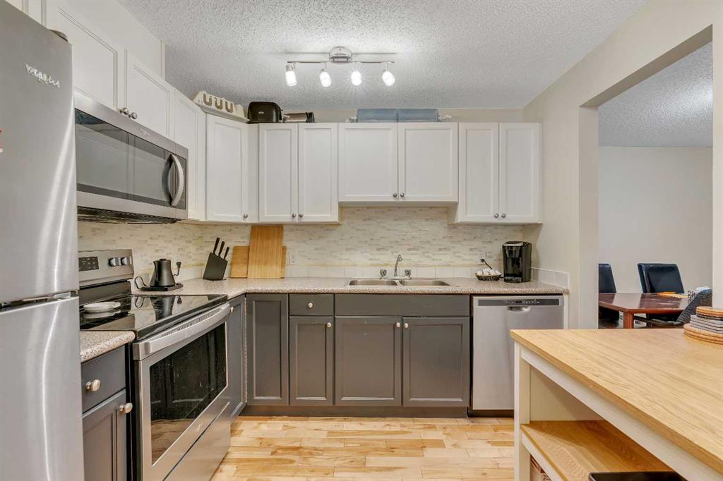 1919 17 Avenue SW #203 photo 2
