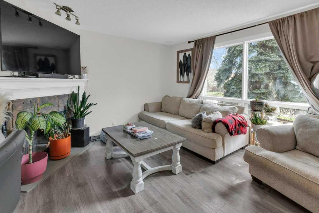 171 Erin Mount Place SE photo 4