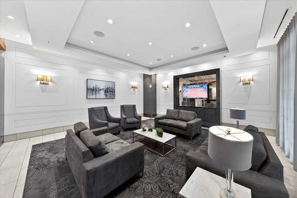 930 6 Avenue SW #1206 photo 2
