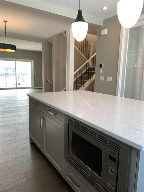 135 Ambleridge Street NW photo 4