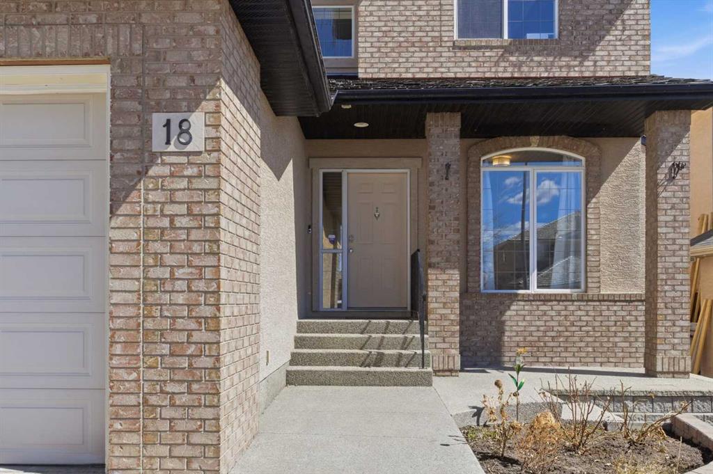 18 Royal Crest Way NW photo 3