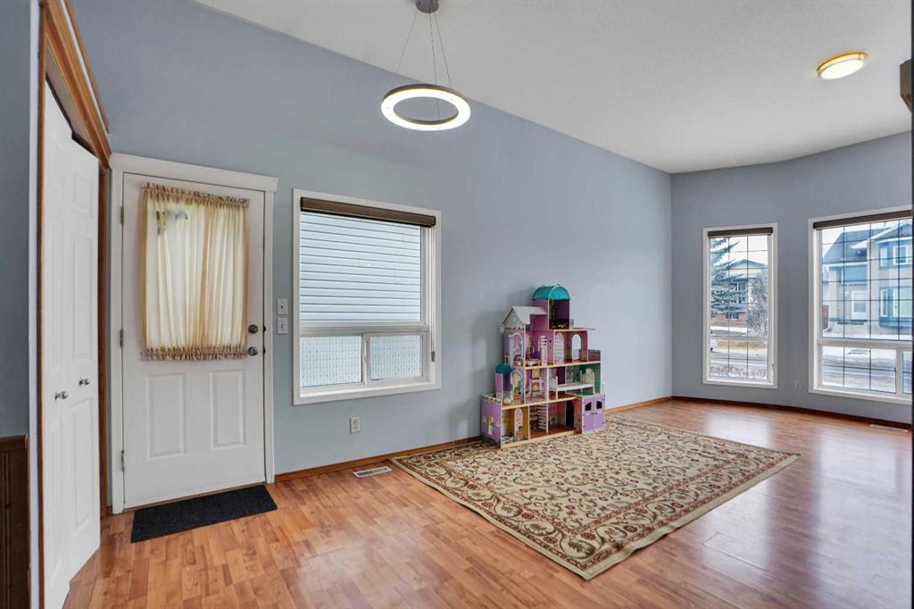 193 Martindale Drive NE photo 4