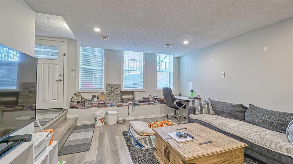 417 Cranbrook Square SE photo 4