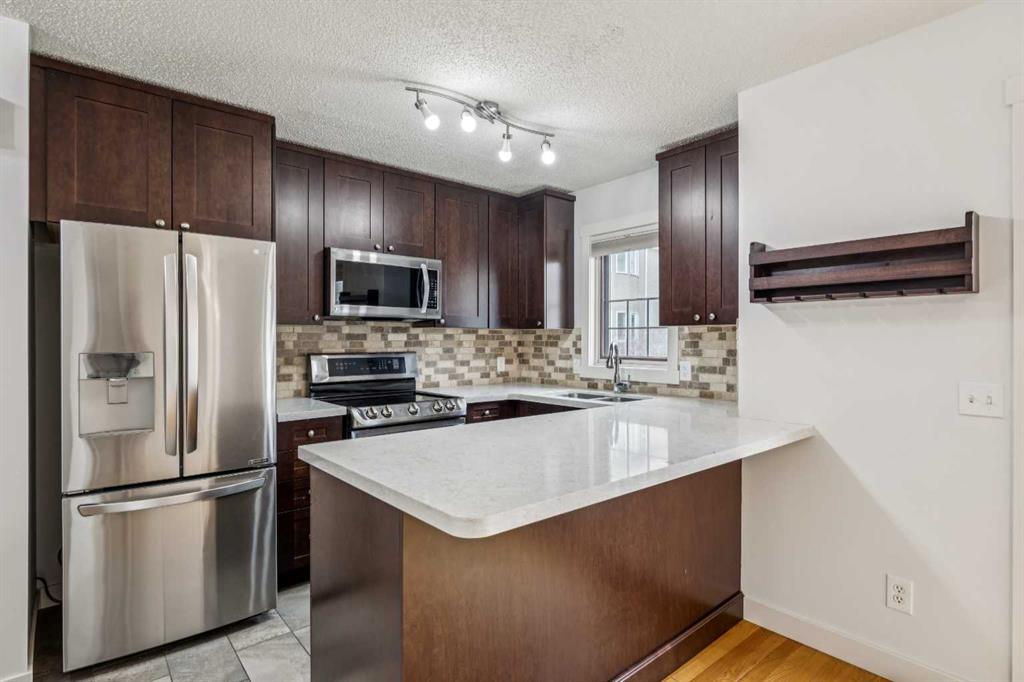 1110 14 Avenue SW photo 2