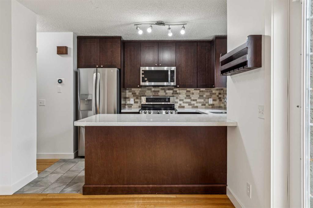 1110 14 Avenue SW photo 3