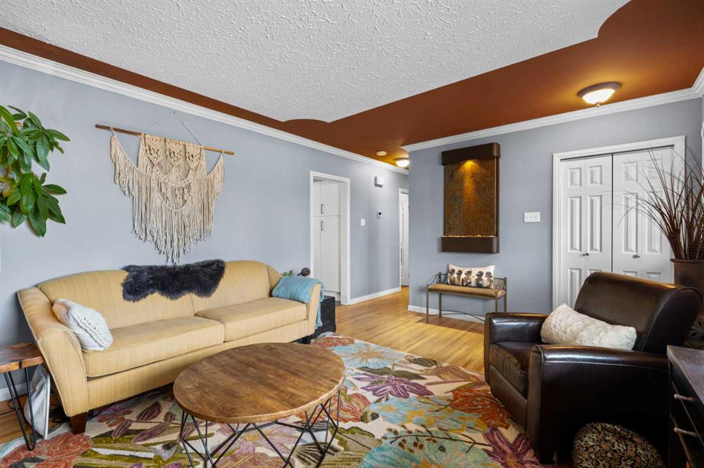 223 45 Street SW photo 5