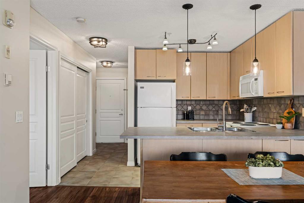 5115 Richard Road SW #209 photo 3